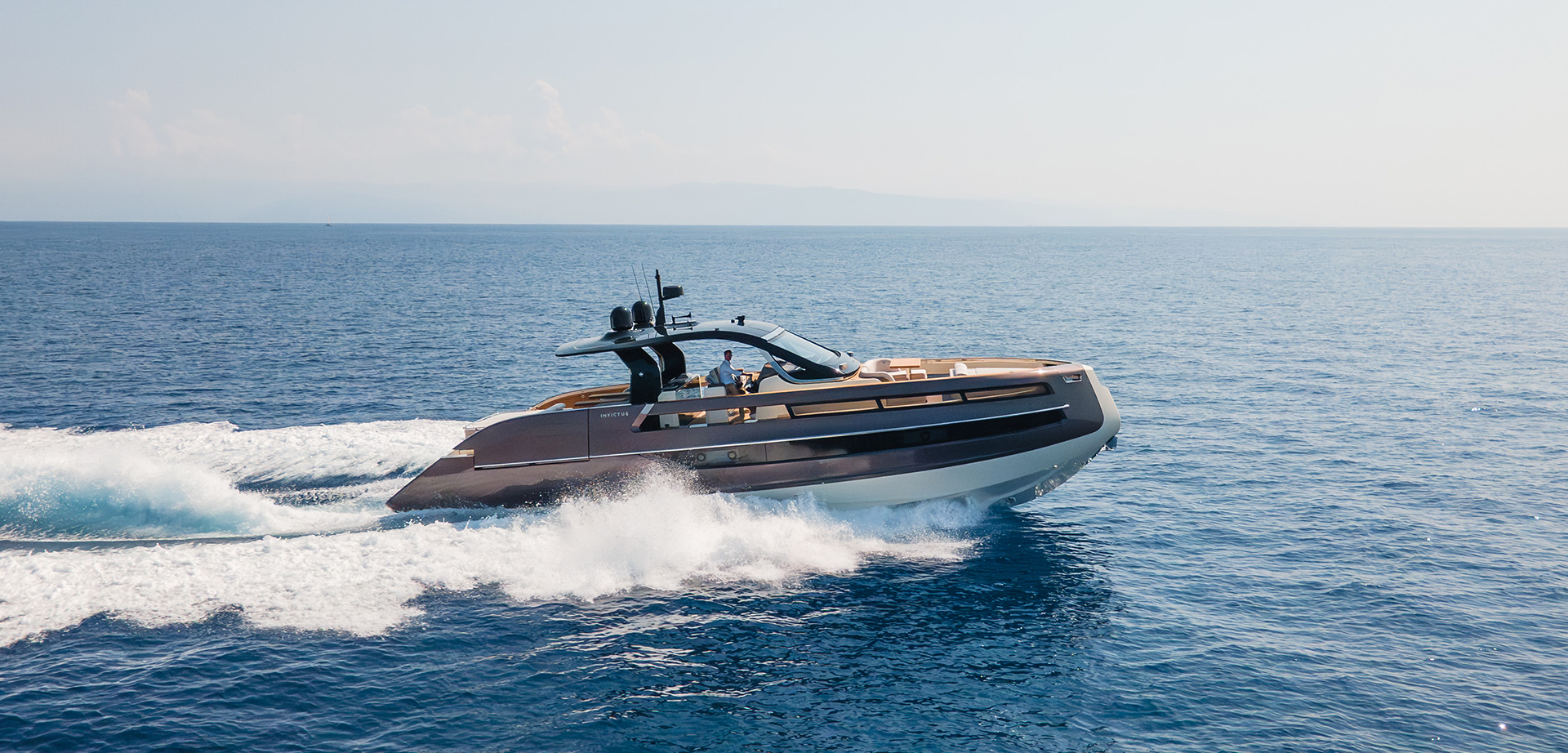 Invictus Yacht - TT550